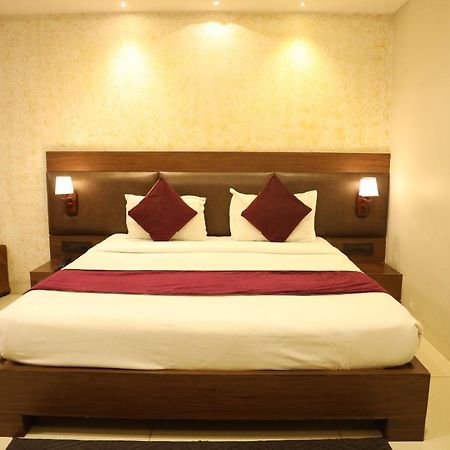 Hotel La Pearl Naiapura Dış mekan fotoğraf