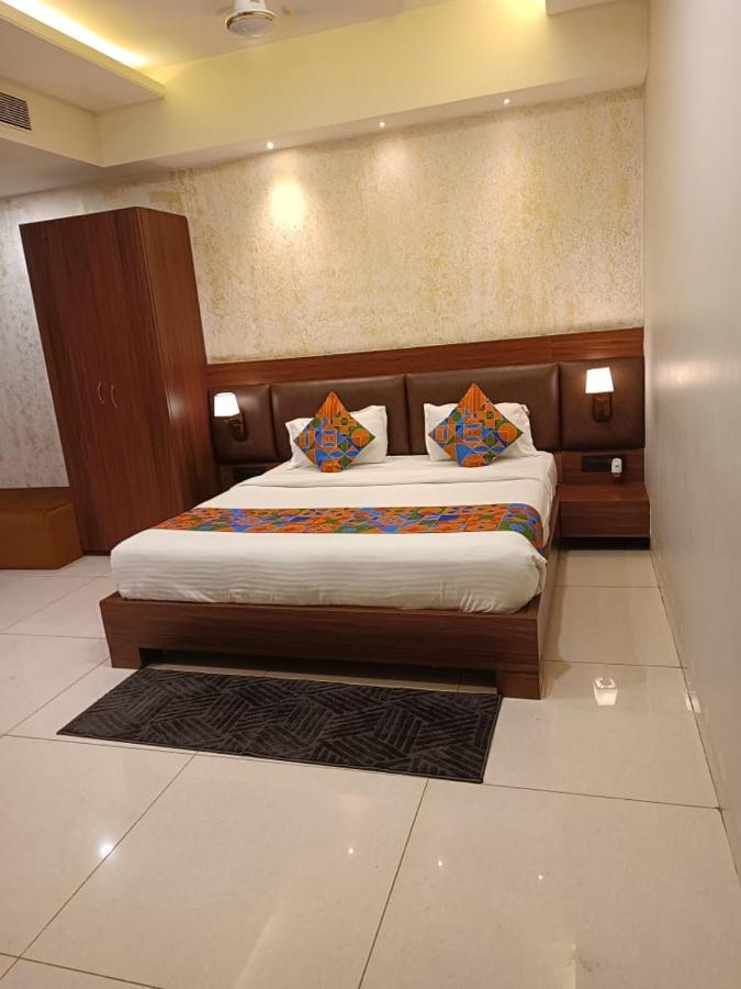 Hotel La Pearl Naiapura Dış mekan fotoğraf
