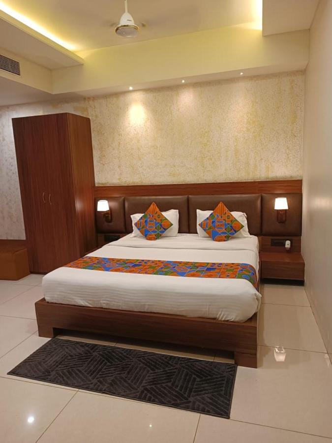Hotel La Pearl Naiapura Dış mekan fotoğraf